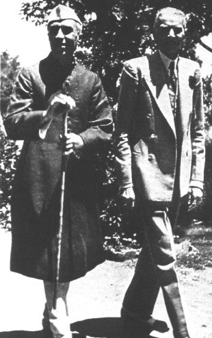 M.A.Jinnah with Jawahar Lal Nehru during the tripartite onference convened by the Cabinet Mission at Simla on May 11,1946. 