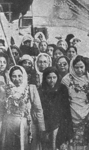 Following the fall of the Khizar Government as result of province-wide agitation, women political workers wre welcomed with garlands after their release from jail.